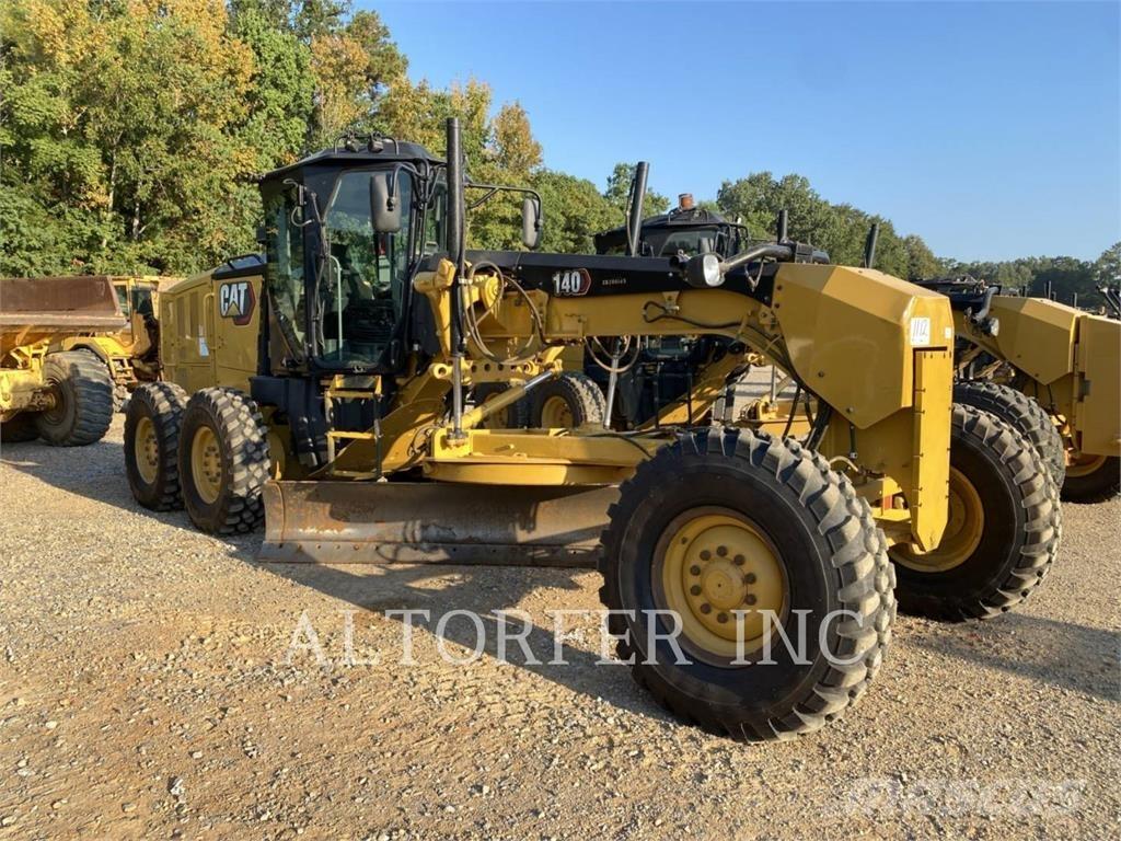 CAT 140 Grader
