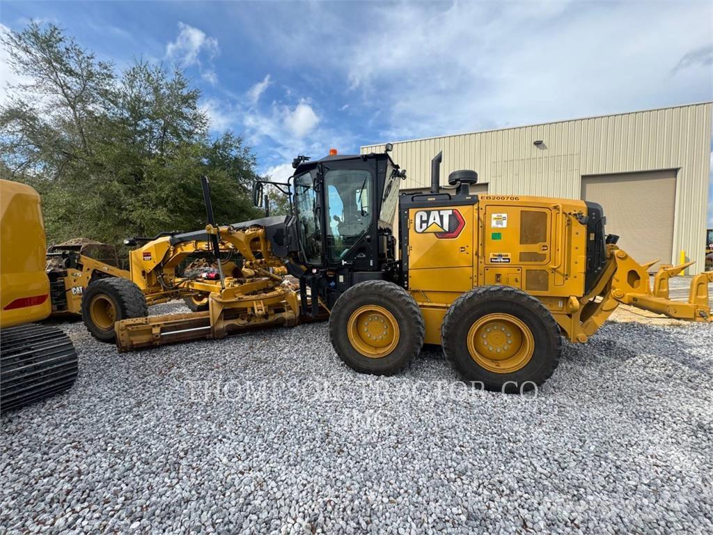 CAT 140 Grader