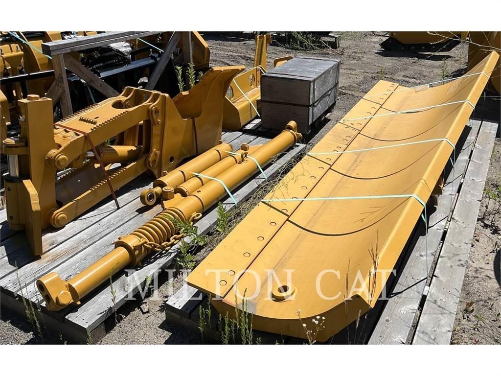 CAT 140 MASTLESS WING Schneefräse