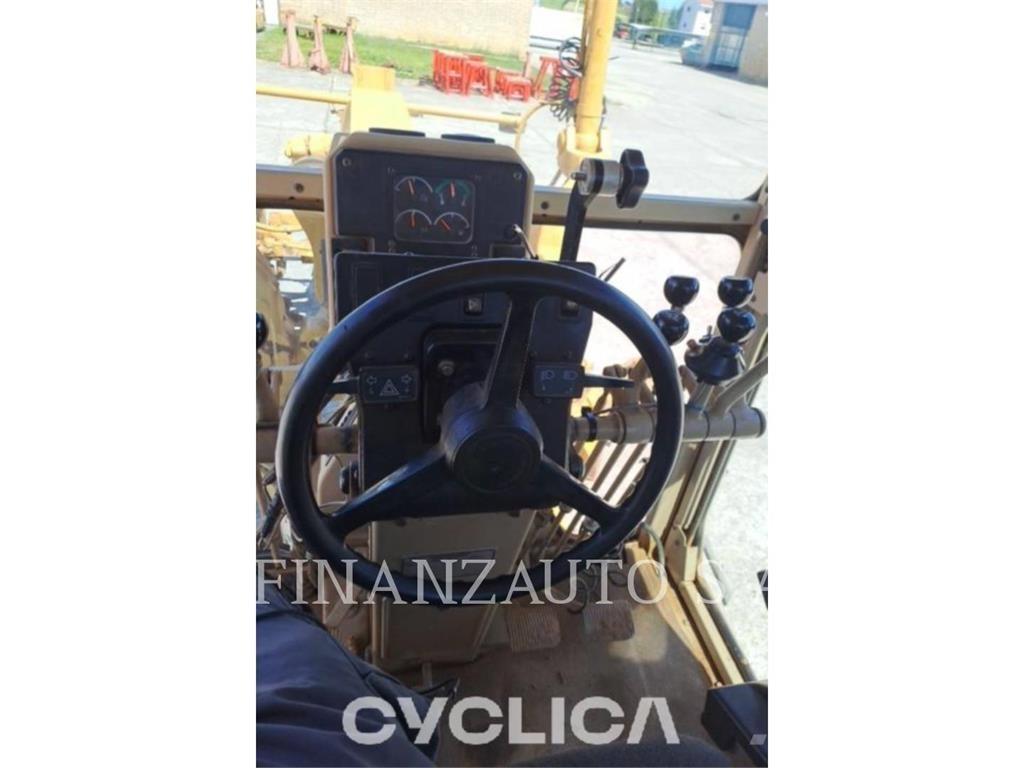 CAT 140H Grader