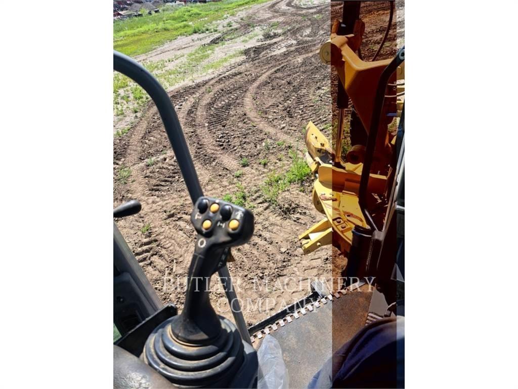 CAT 140M Grader