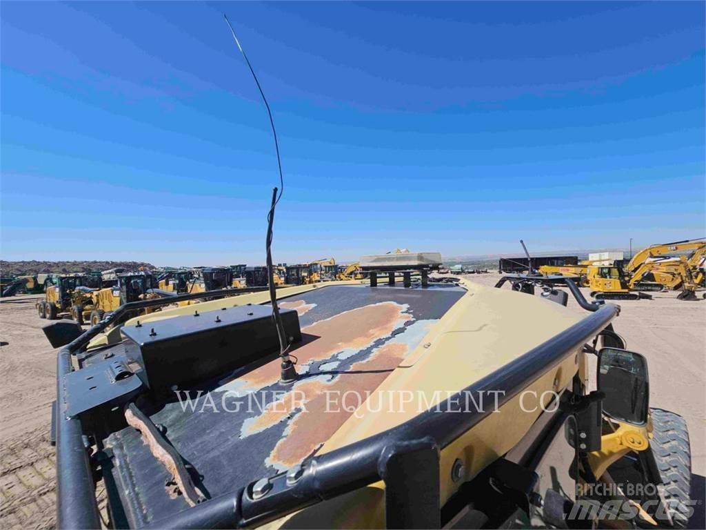 CAT 140M Grader