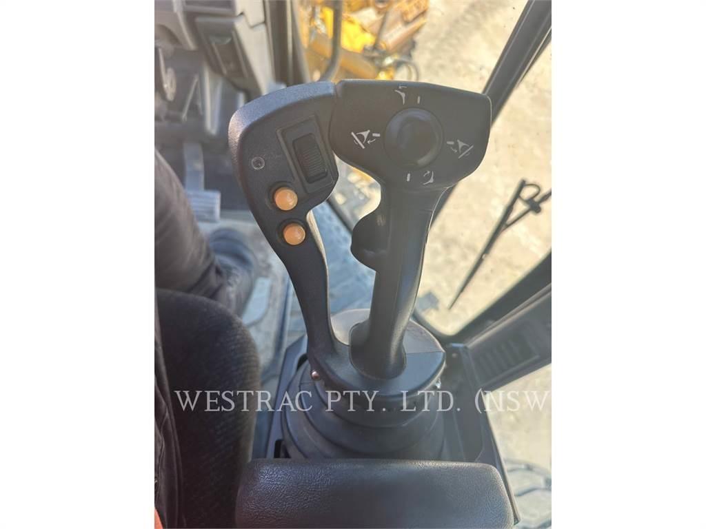 CAT 140M Grader
