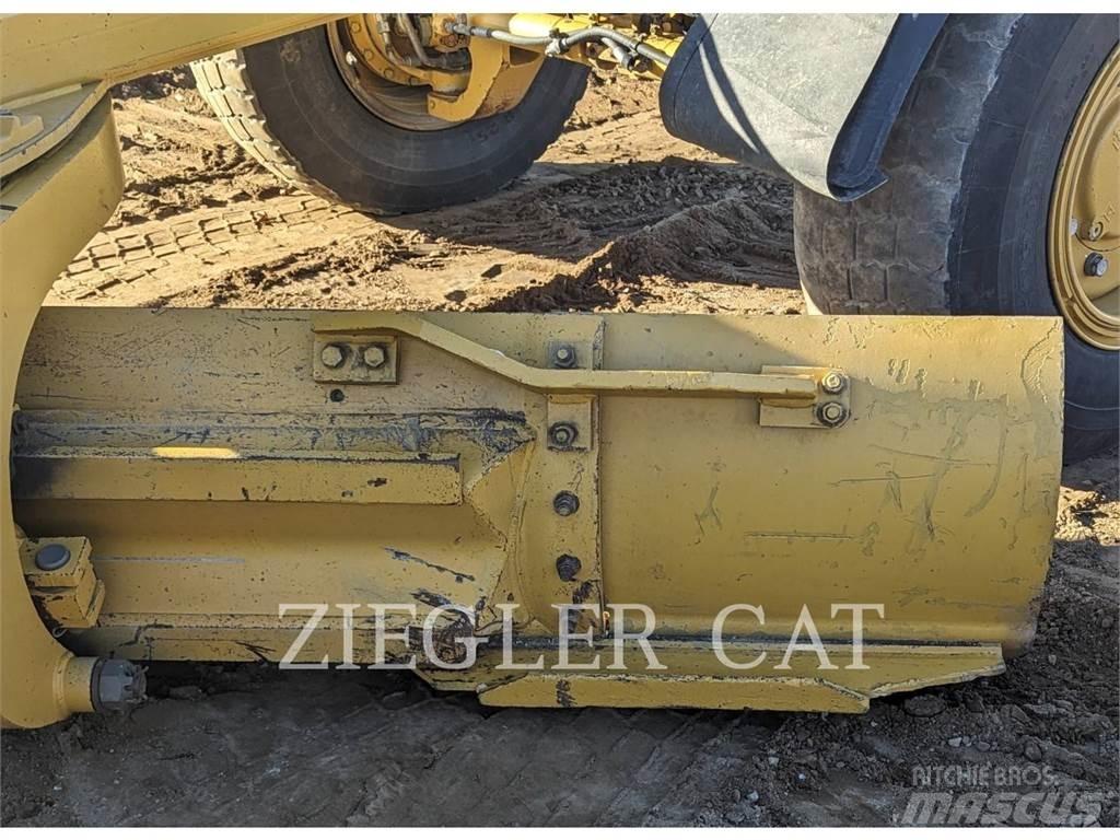 CAT 140M2AWD Grader