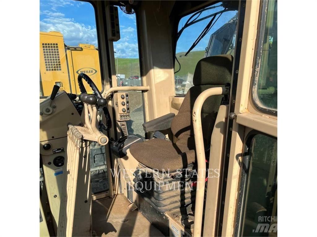 CAT 143H Grader