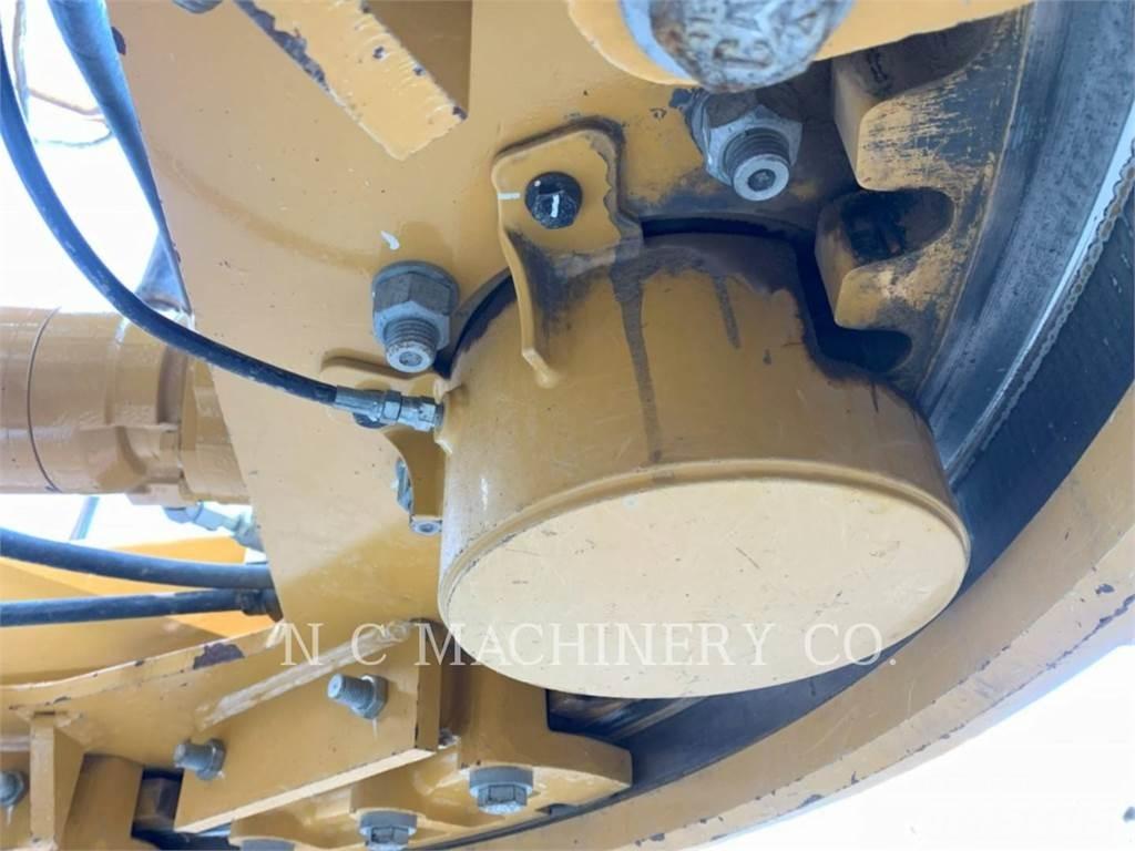 CAT 150-15AWD Grader