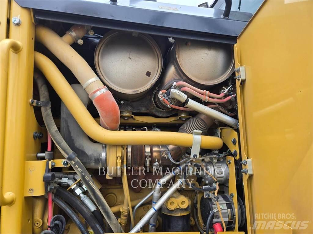 CAT 150 AWD Grader