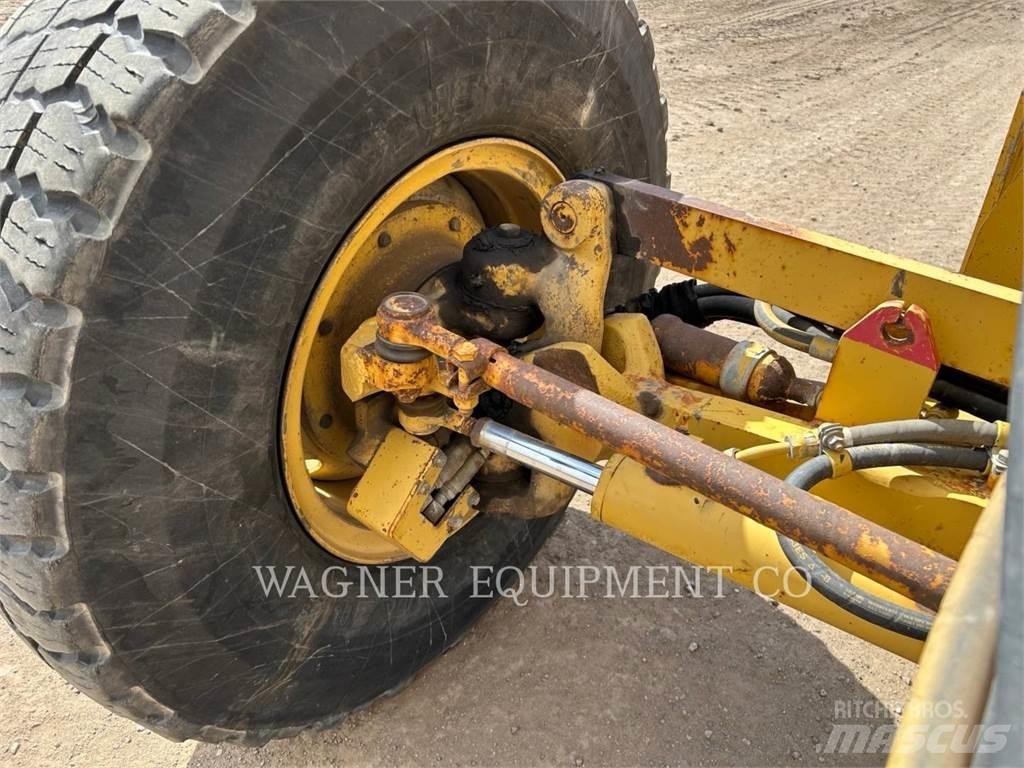 CAT 163H AWD Grader
