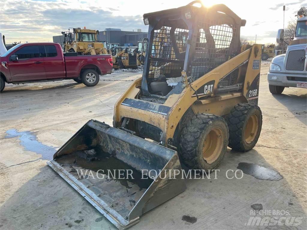 CAT 216B Kompaktlader