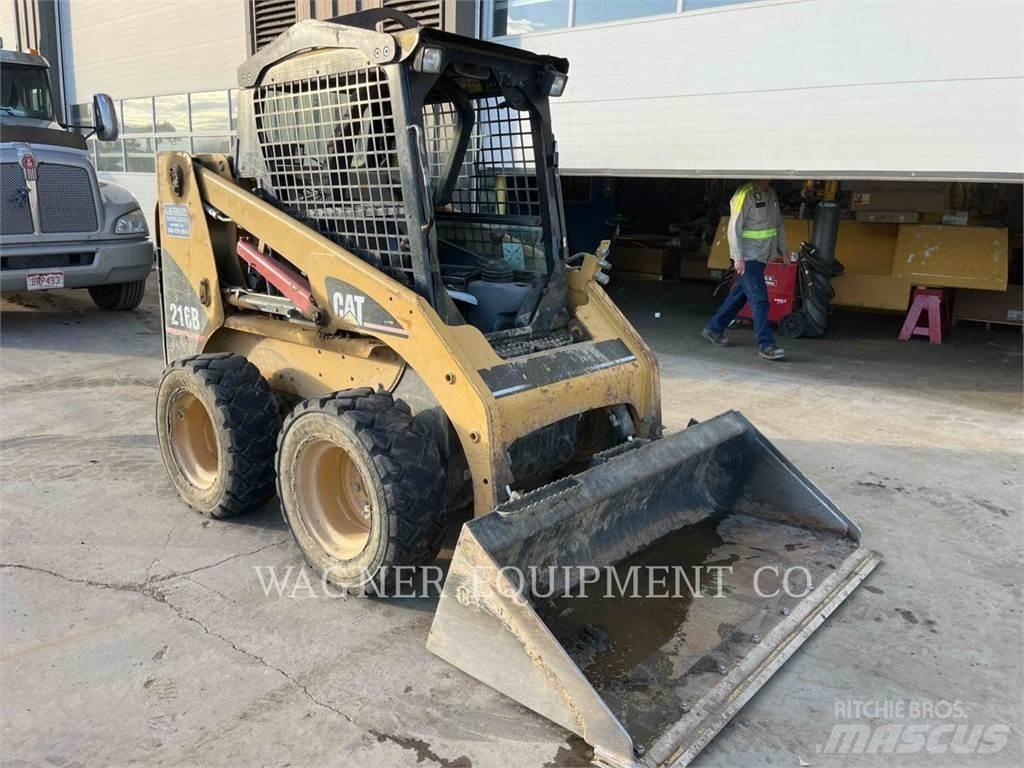 CAT 216B Kompaktlader