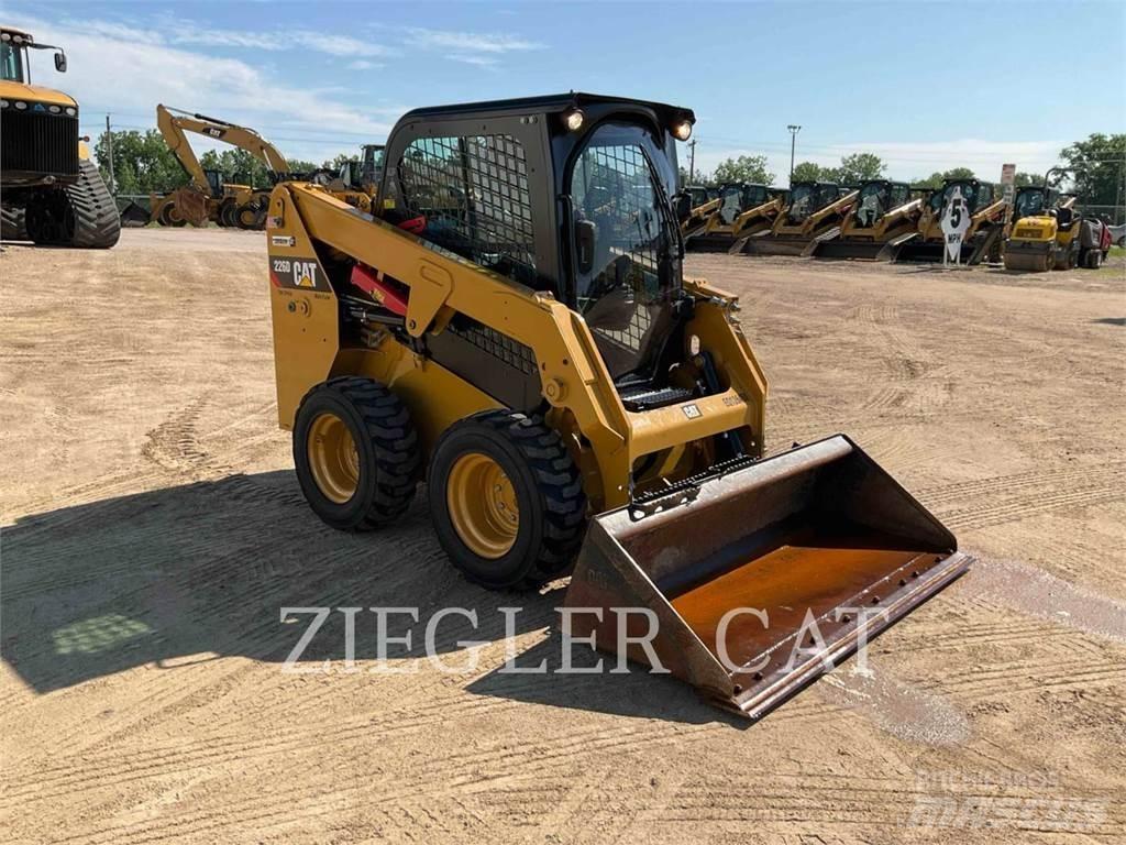 CAT 226D Kompaktlader