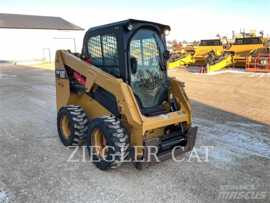 CAT 226D Kompaktlader