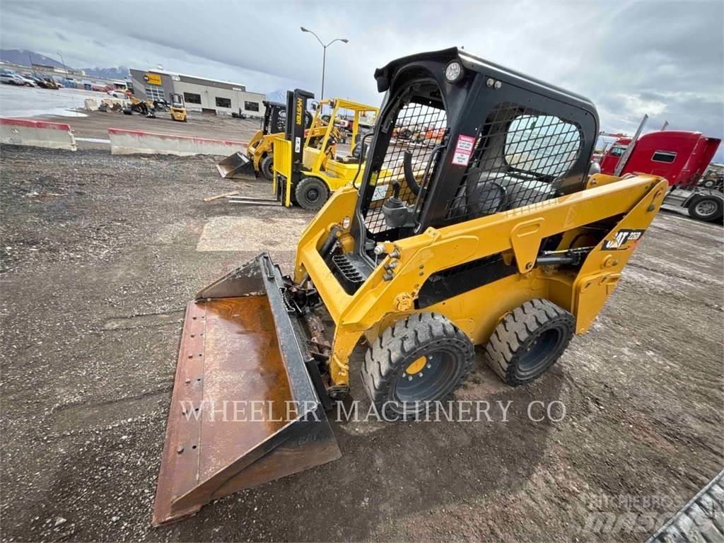 CAT 226D C1-H2 Kompaktlader