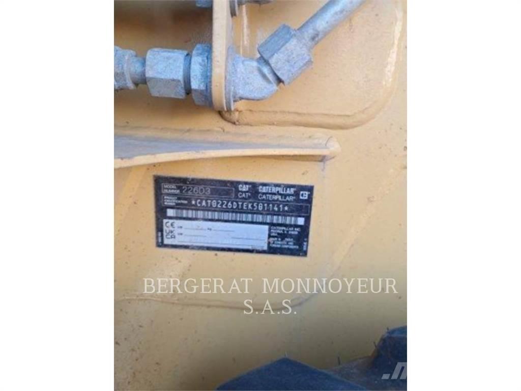 CAT 226D3 Kompaktlader