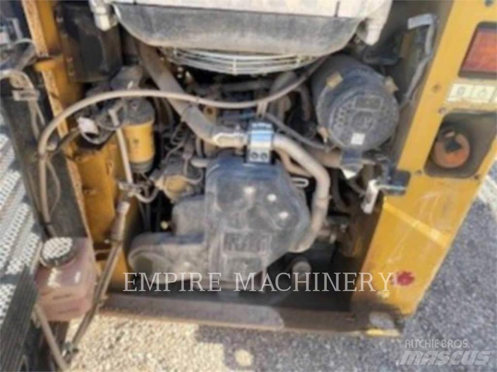 CAT 226D3 Kompaktlader