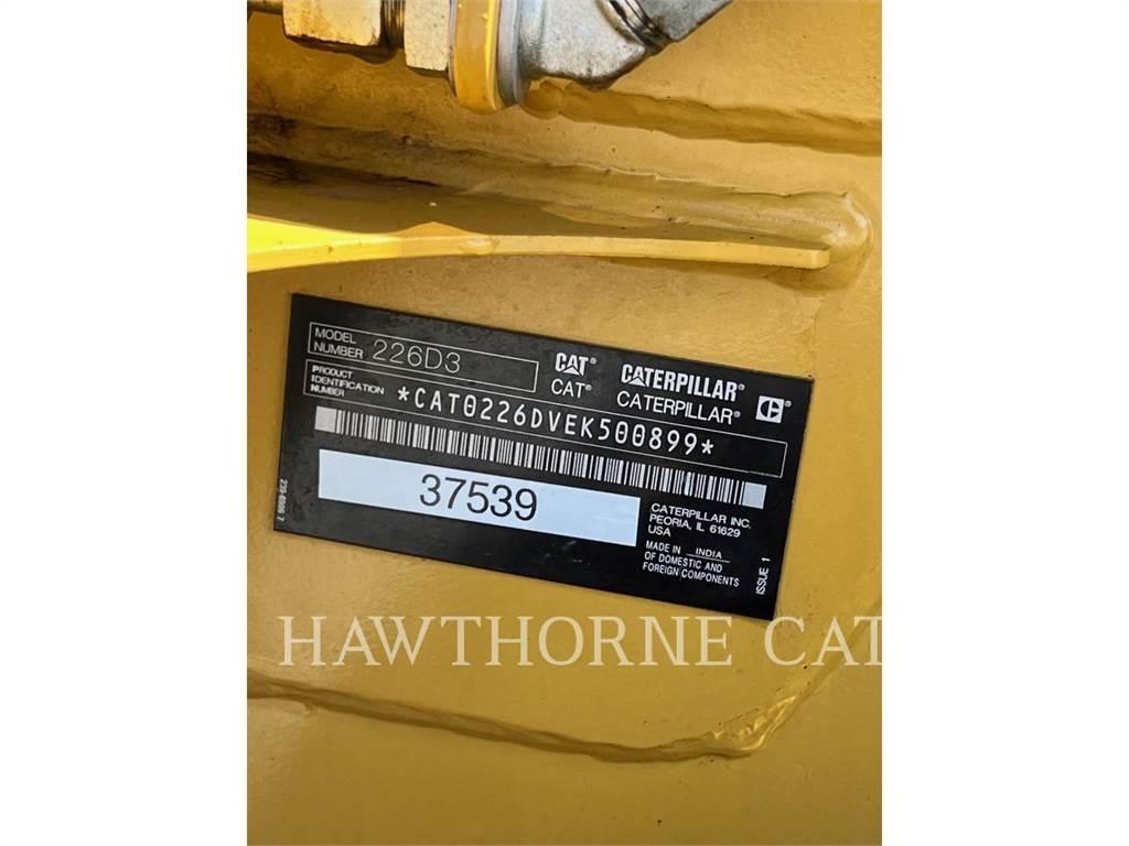 CAT 226D3 Kompaktlader