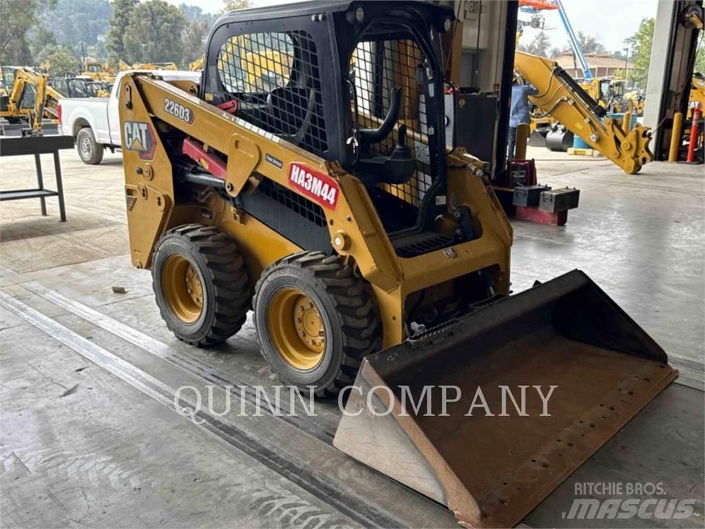 CAT 226D3 Kompaktlader