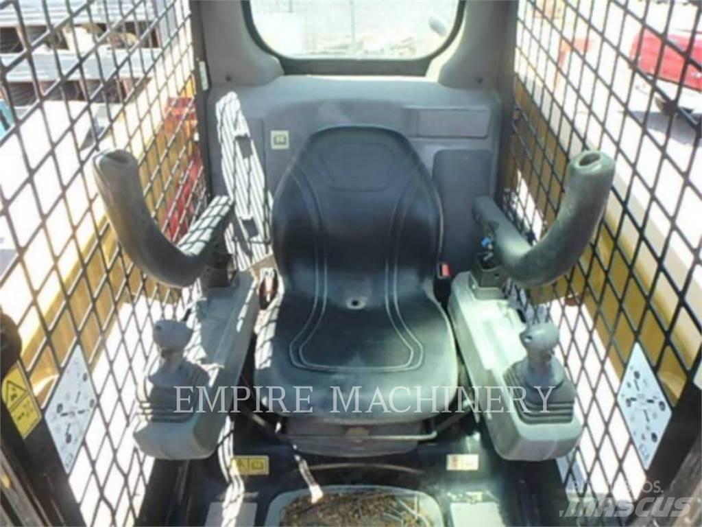 CAT 226D3 Kompaktlader