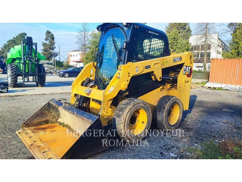 CAT 226D3 Kompaktlader