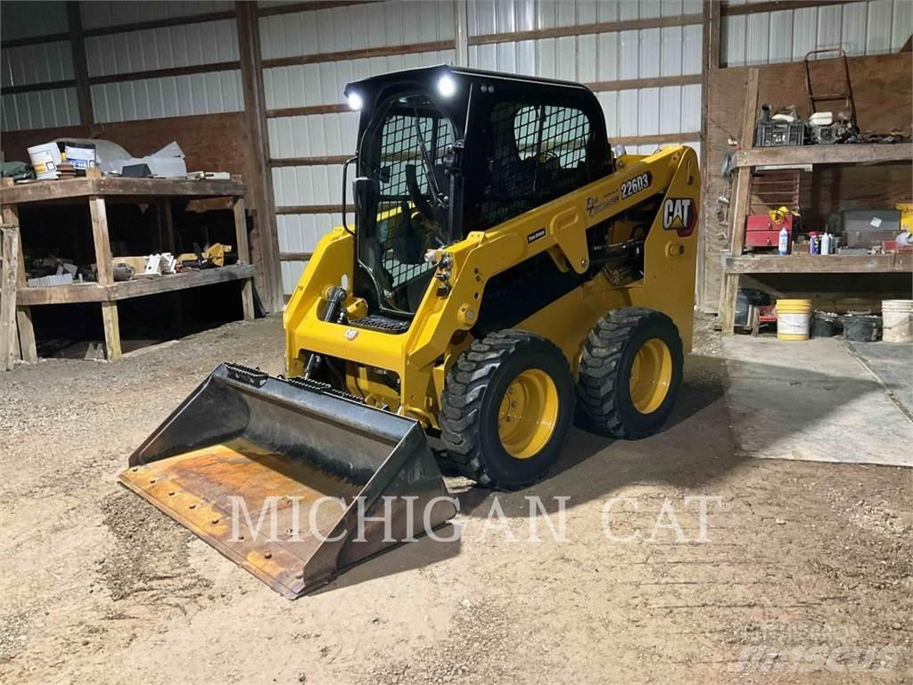 CAT 226D3 A2Q Kompaktlader