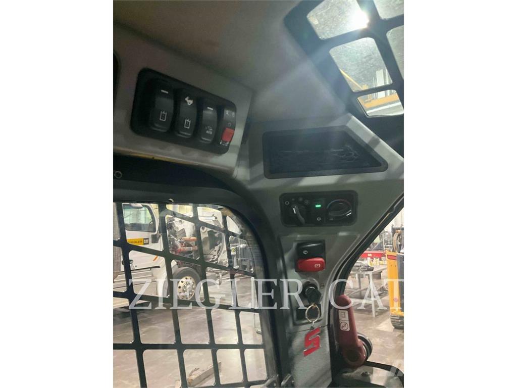 CAT 232D3 Kompaktlader