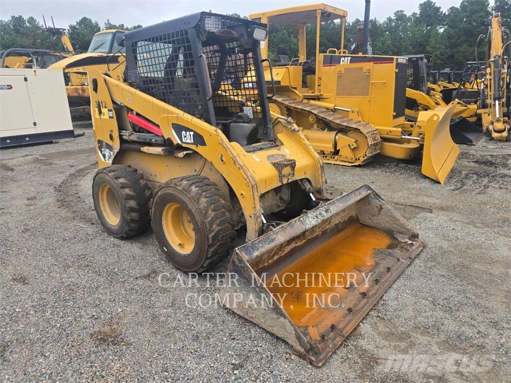 CAT 236 B SERIES 3 Kompaktlader
