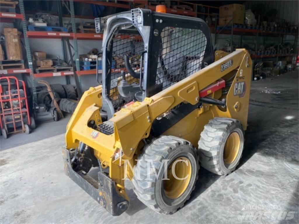 CAT 236D Kompaktlader