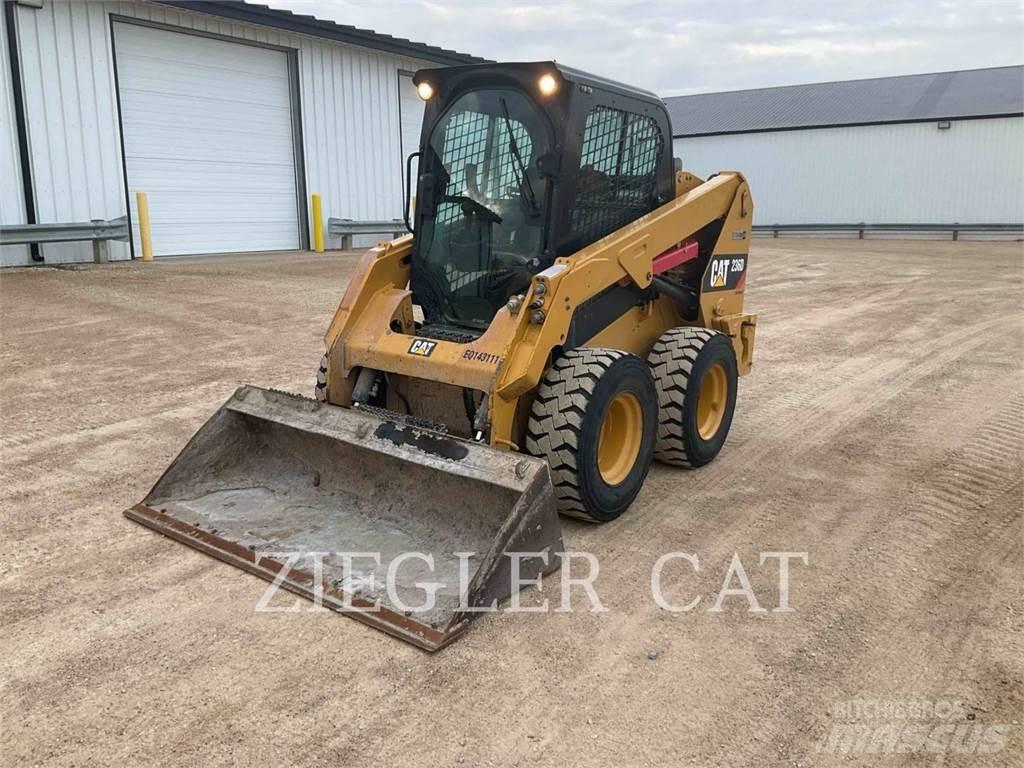 CAT 236D Kompaktlader