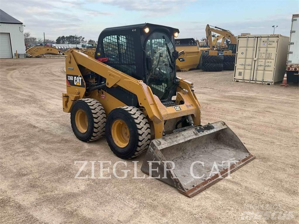 CAT 236D Kompaktlader
