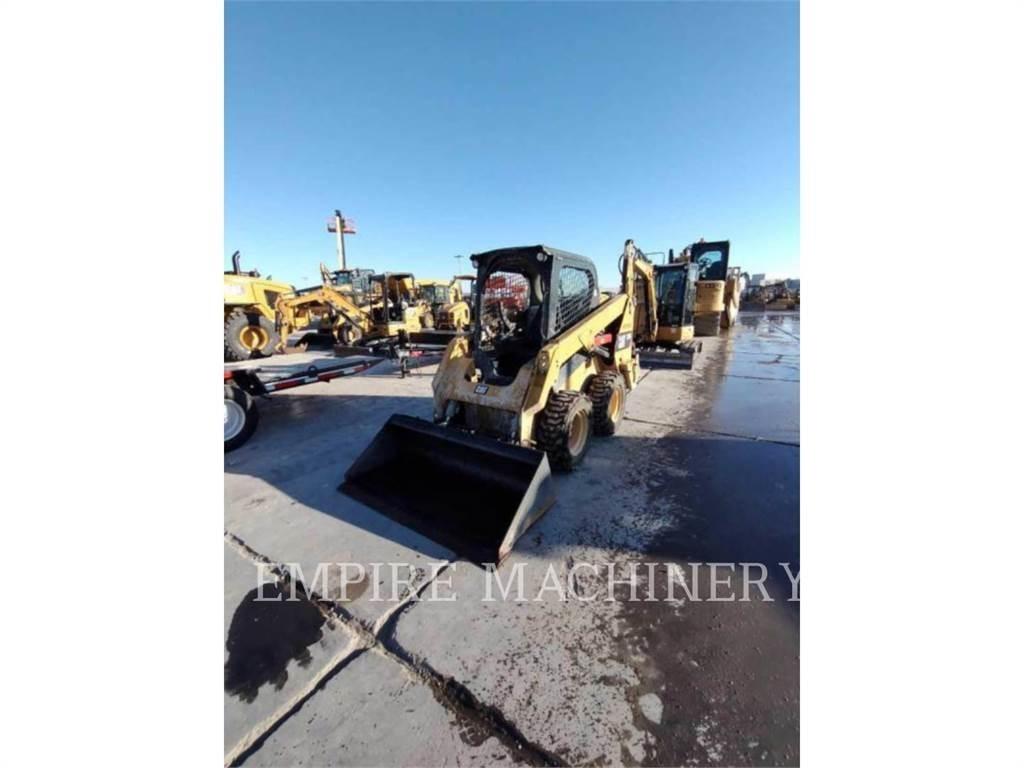 CAT 236D Kompaktlader
