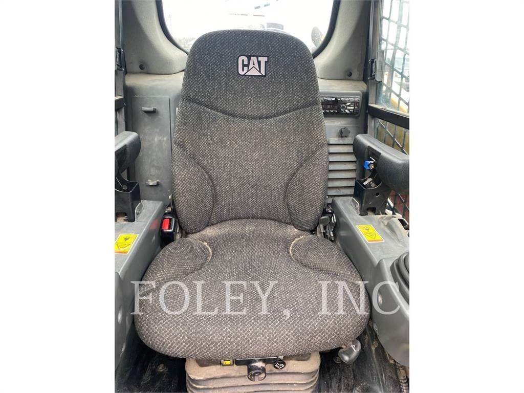 CAT 236D Kompaktlader