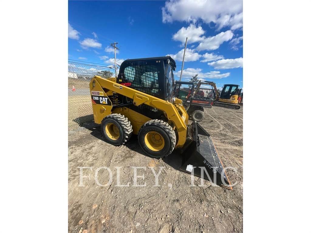 CAT 236D Kompaktlader