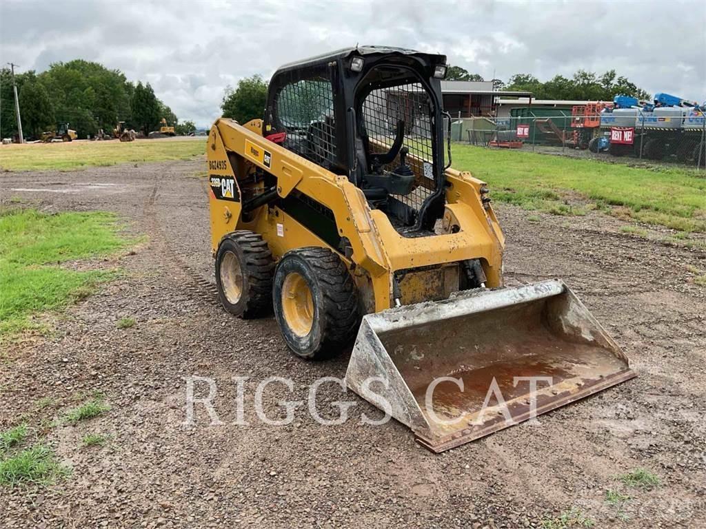 CAT 236D Kompaktlader