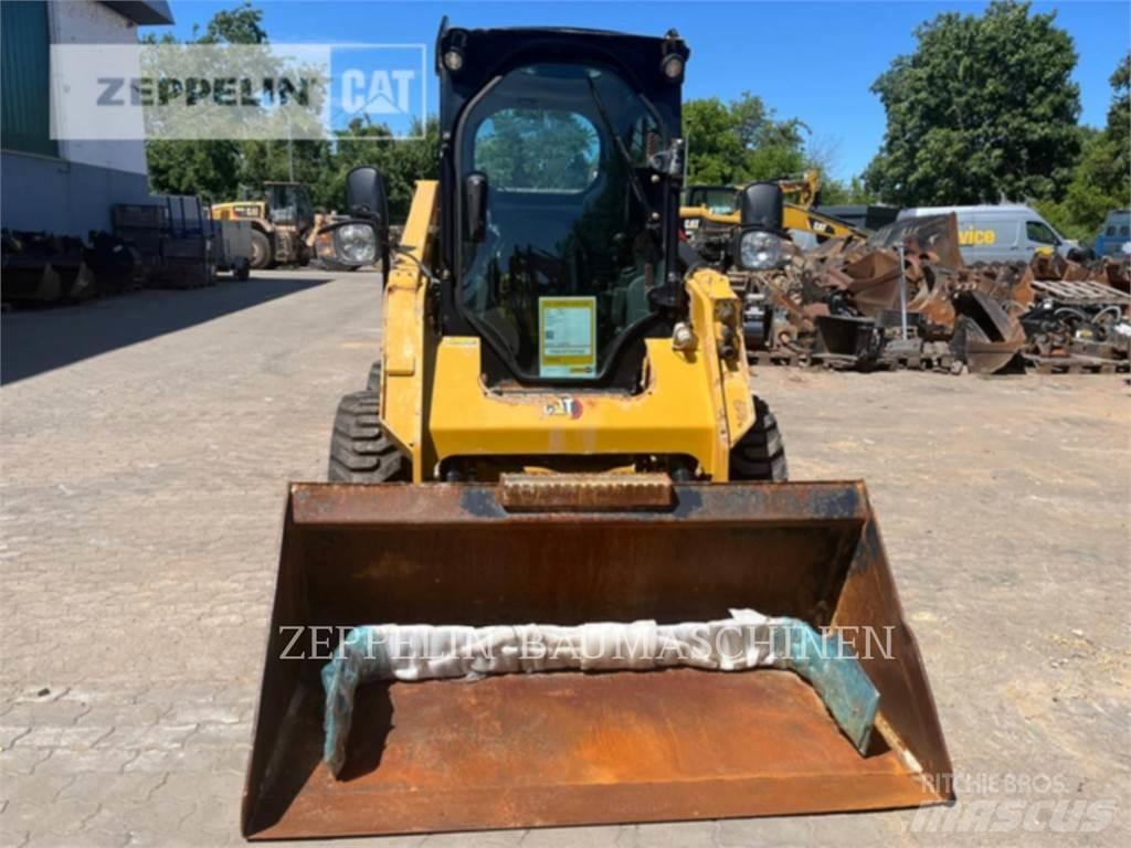 CAT 236D Kompaktlader