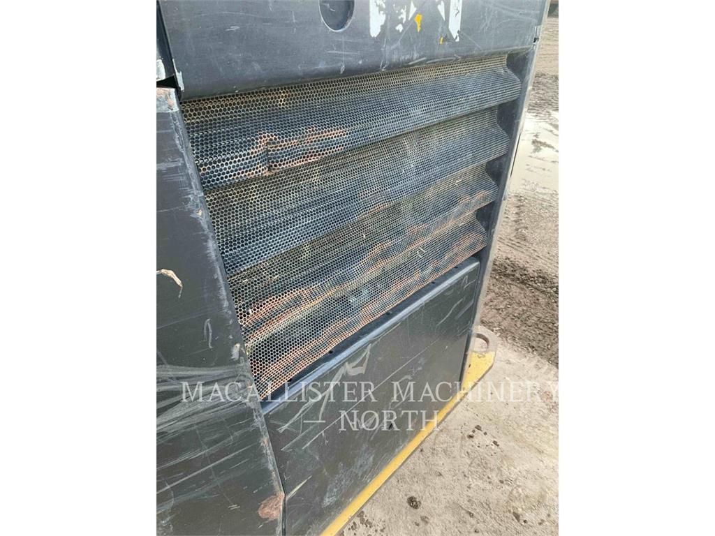 CAT 236D Kompaktlader