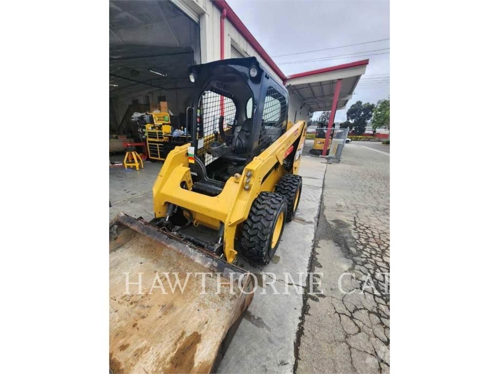 CAT 236D Kompaktlader