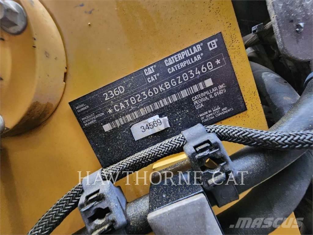 CAT 236D Kompaktlader