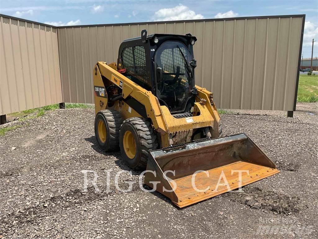 CAT 236D A Kompaktlader