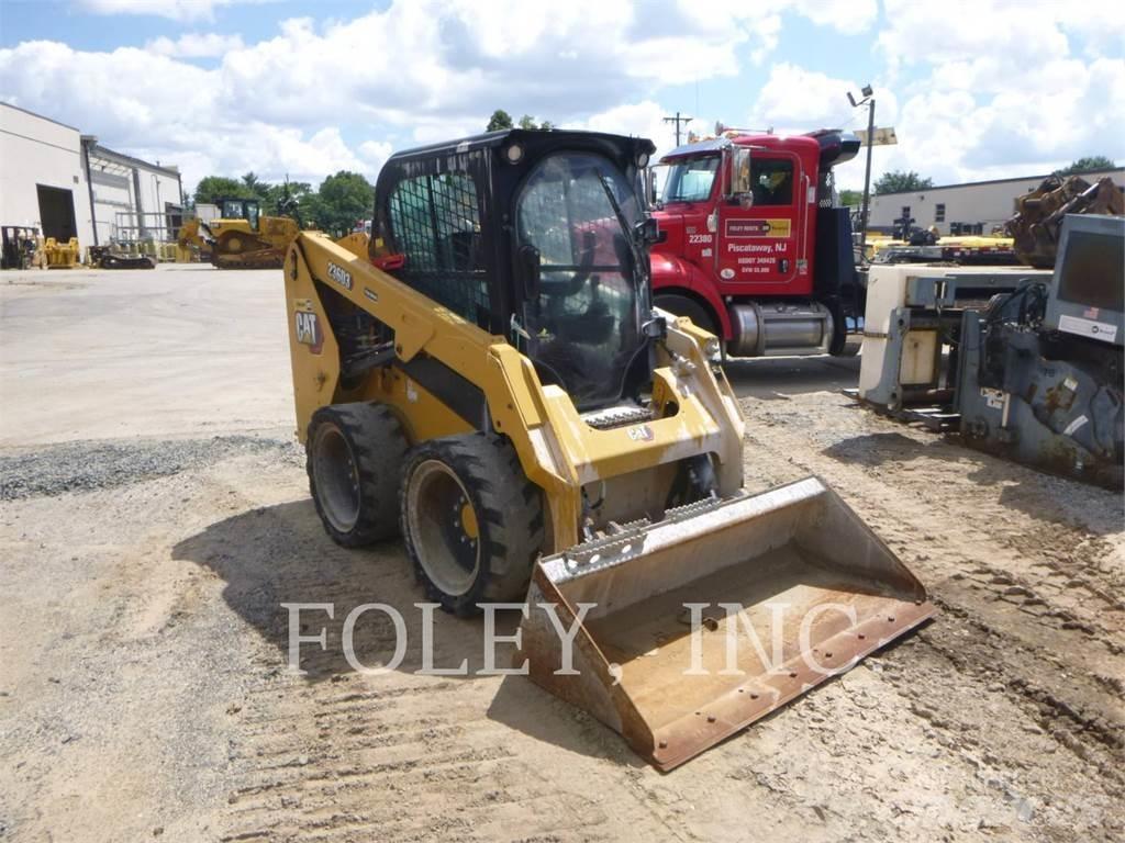 CAT 236D3 Kompaktlader