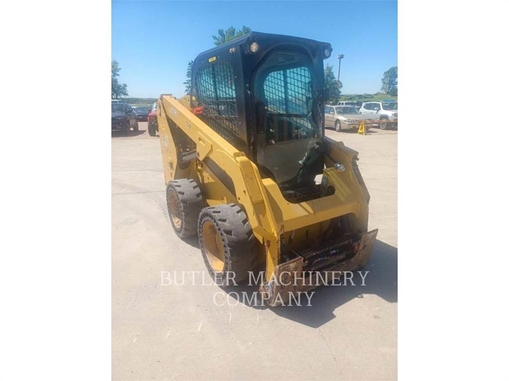 CAT 236D3 Kompaktlader