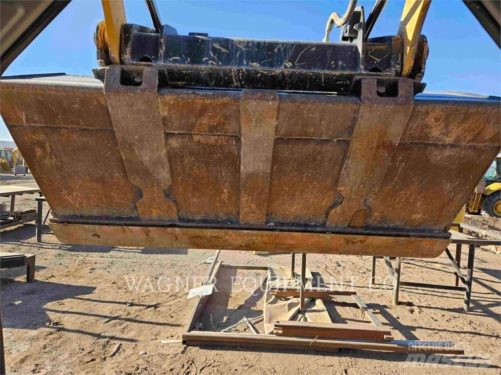 CAT 236D3 Kompaktlader