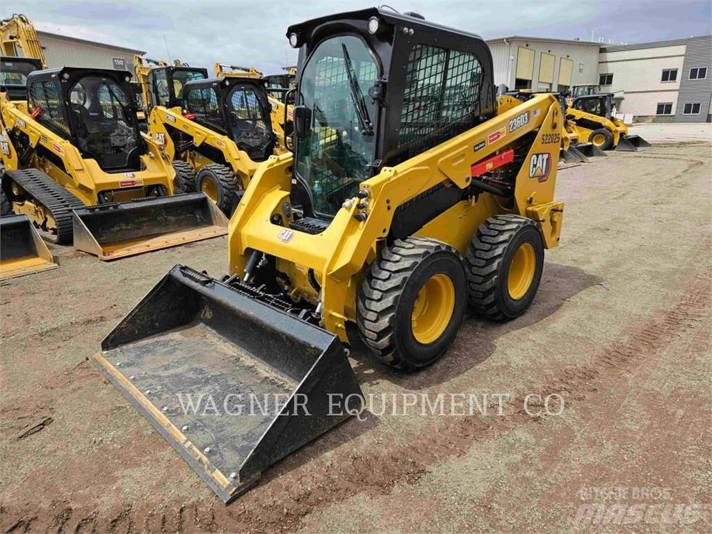 CAT 236D3 Kompaktlader