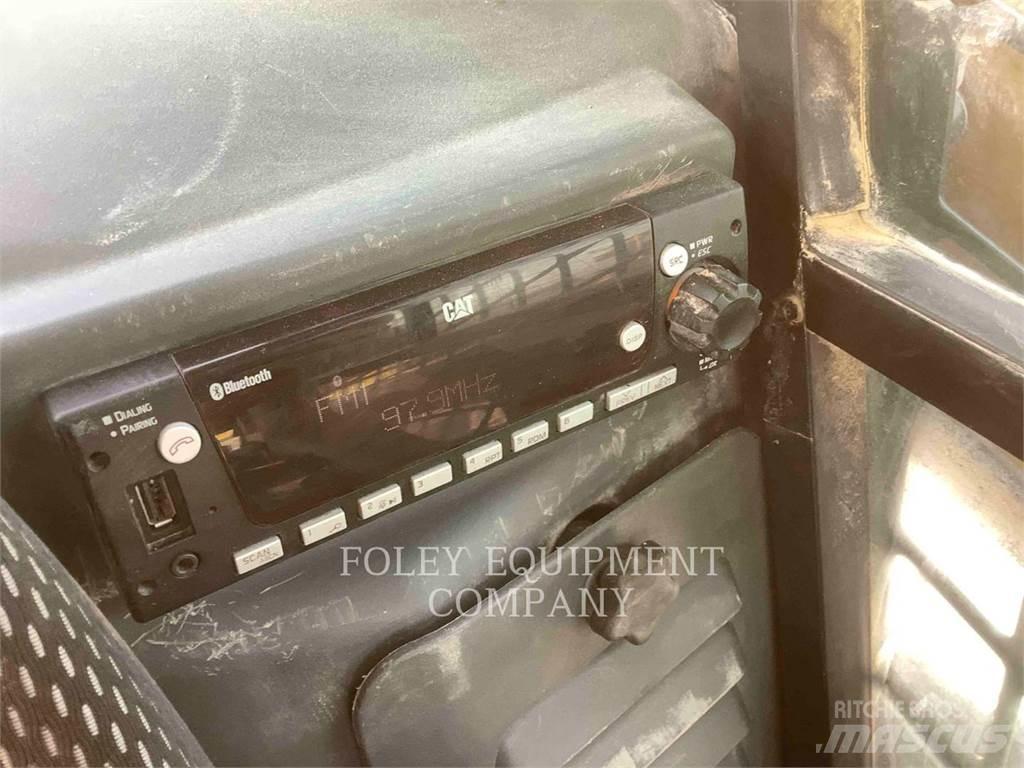 CAT 239D3STD2C Kompaktlader