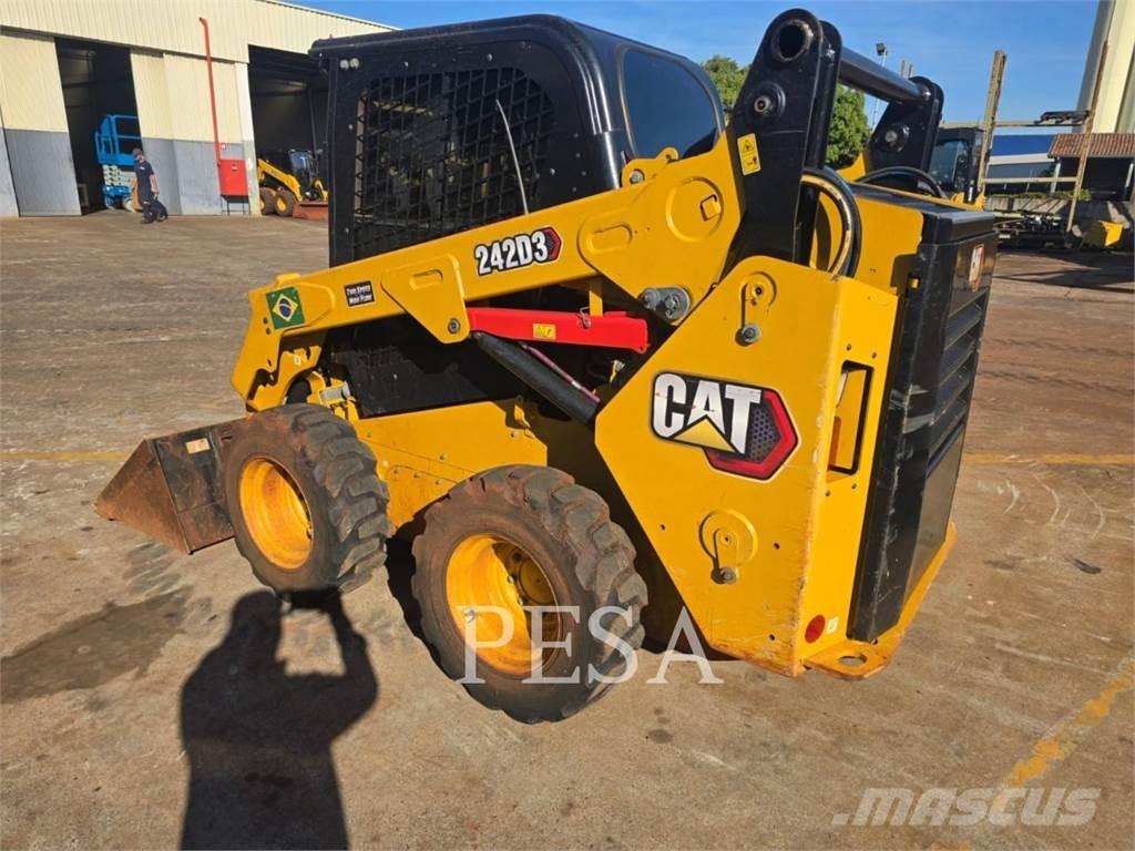 CAT 242 D Kompaktlader
