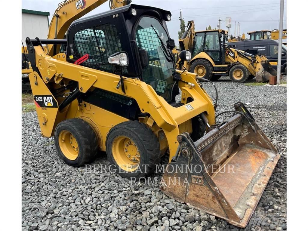 CAT 242D Kompaktlader
