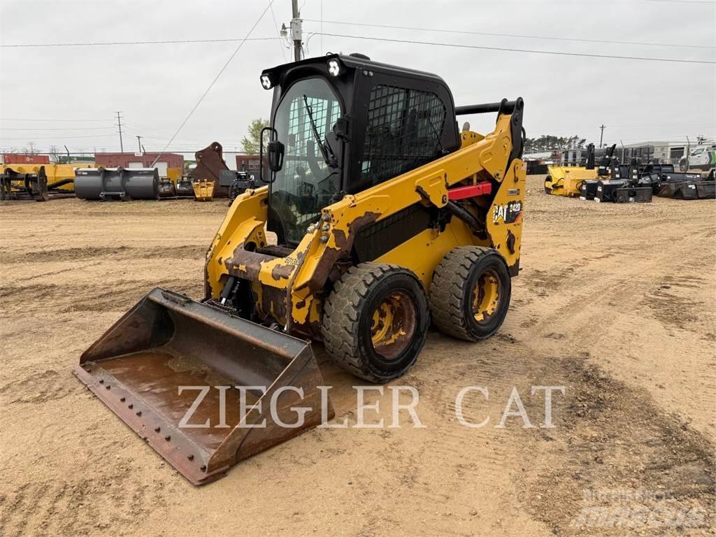 CAT 242D Kompaktlader