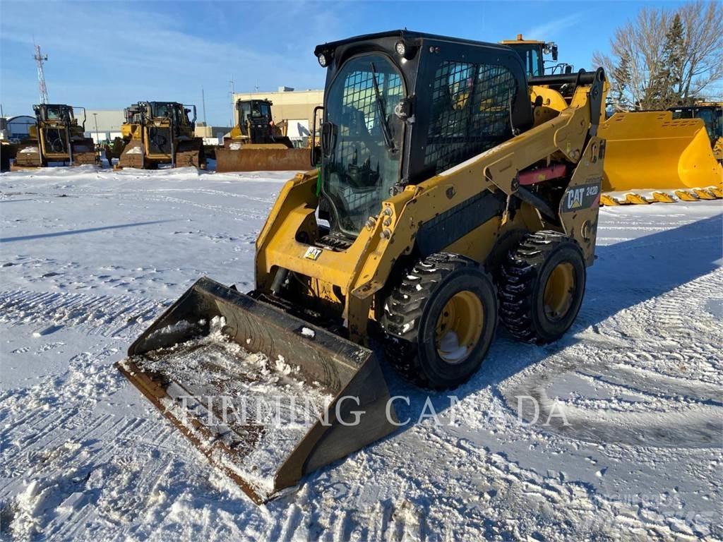 CAT 242D Kompaktlader