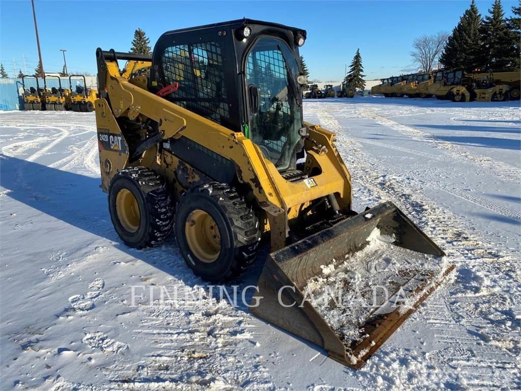 CAT 242D Kompaktlader