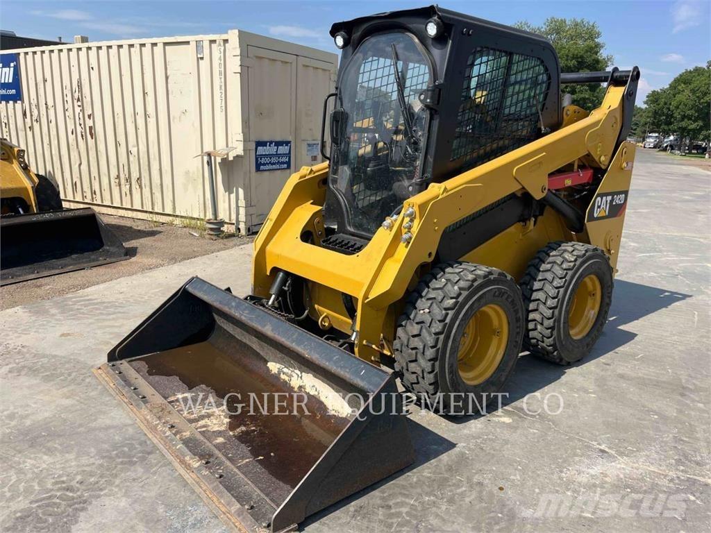 CAT 242D Kompaktlader