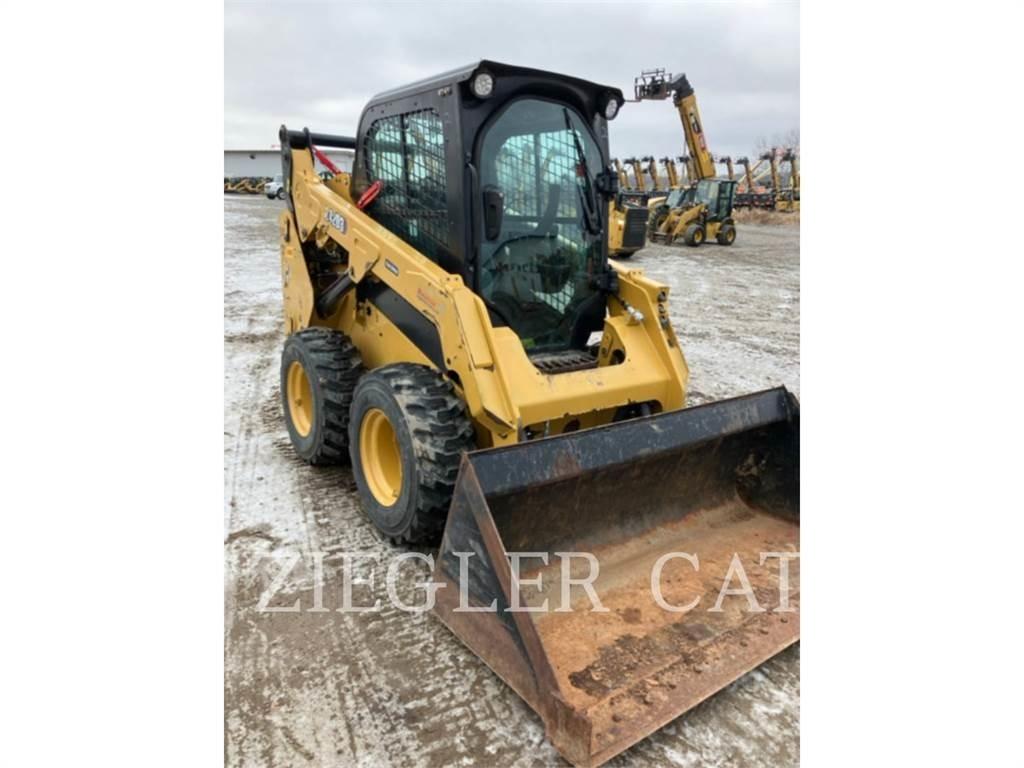 CAT 242D3 Kompaktlader